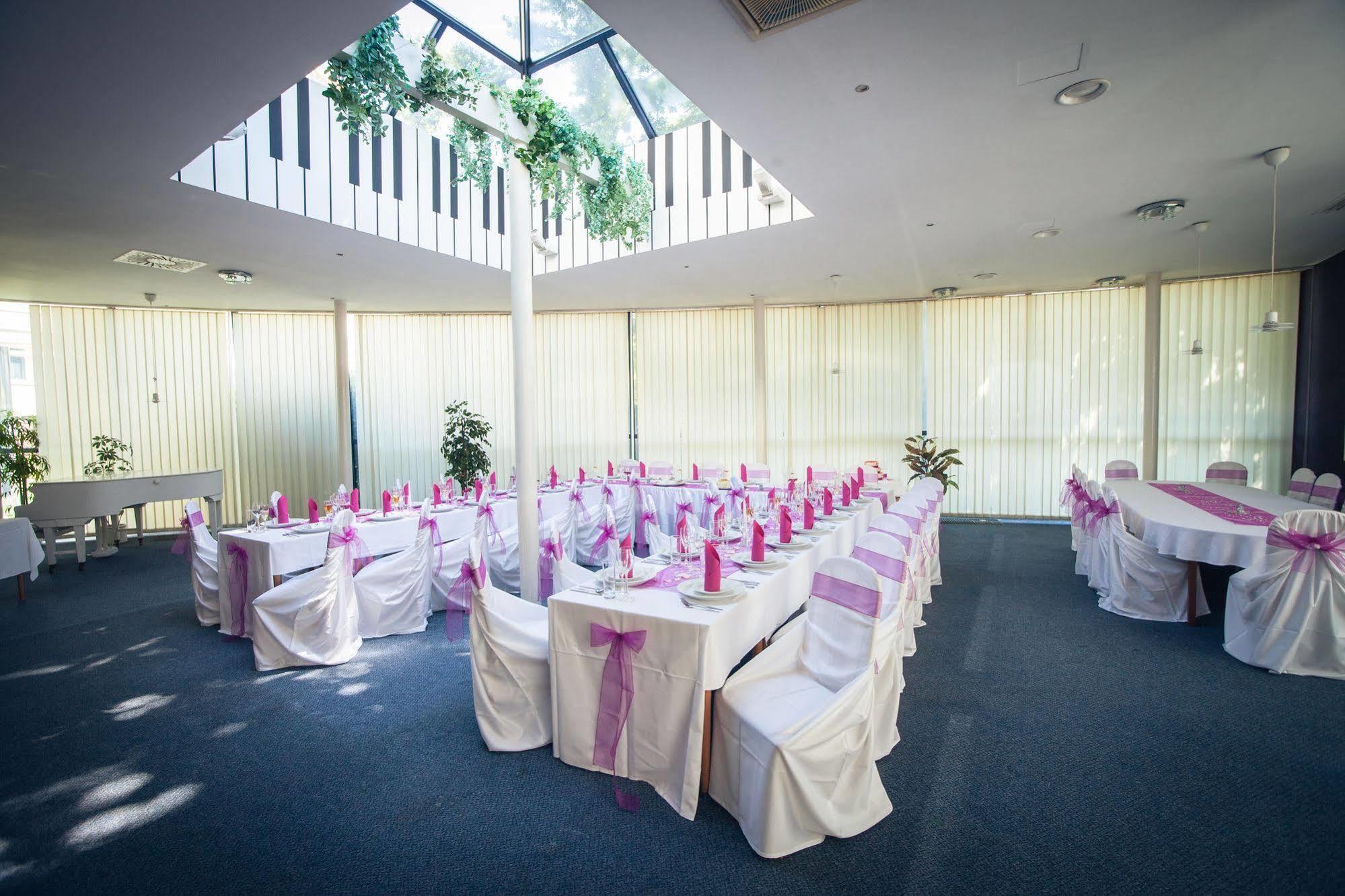 Hotel Fit Přerov Εξωτερικό φωτογραφία